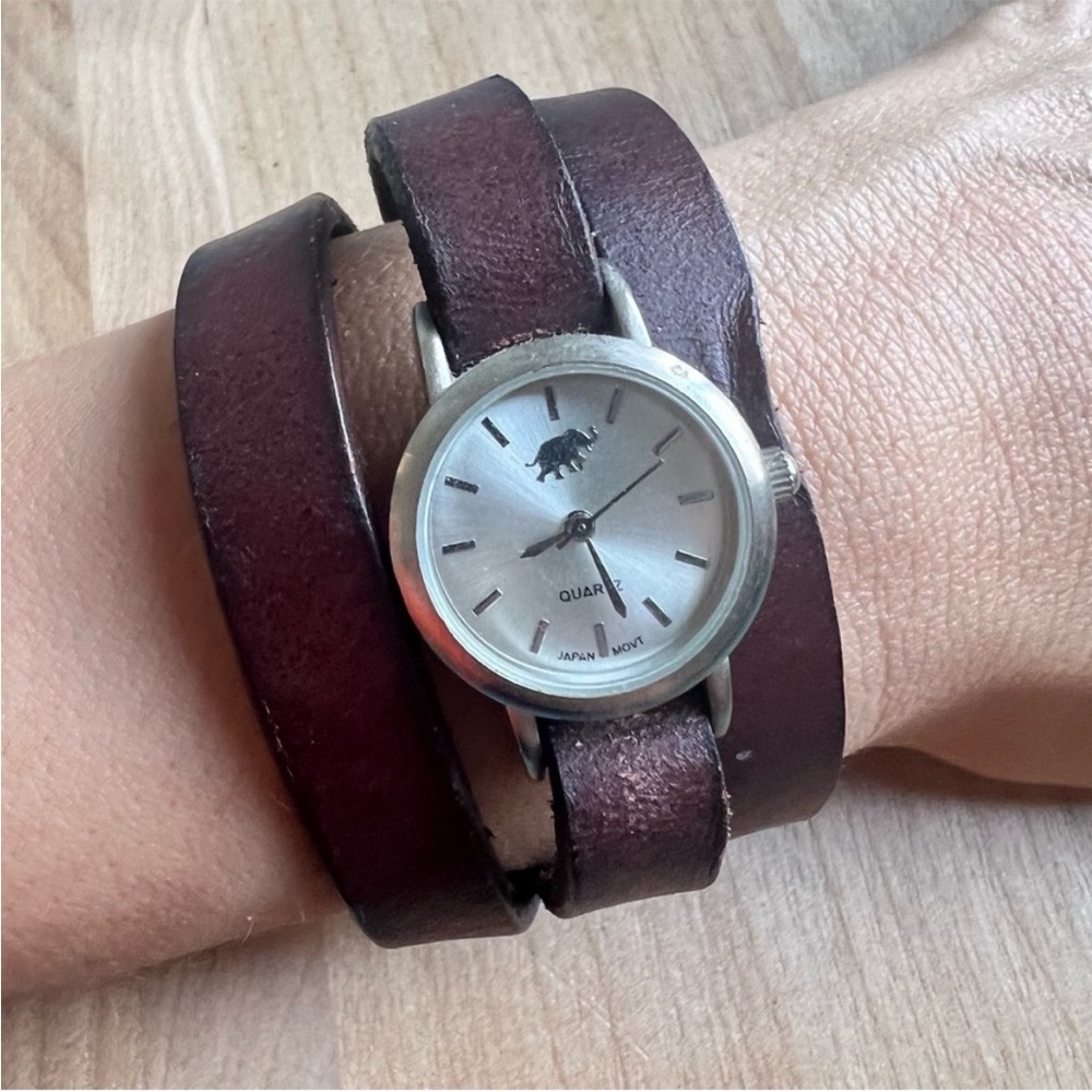 World market ladies brown leather wrap bracelet watch NEW BATTERY